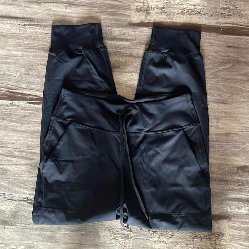 NWT CRZ YOGA crop joggers